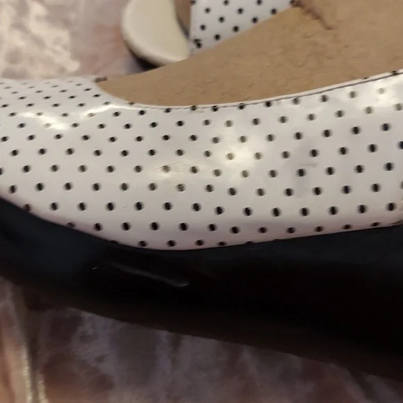 Shoes - Picture 6 of 6